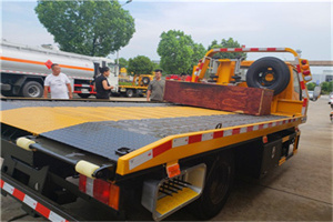 黄平附近拖车电话号码服务